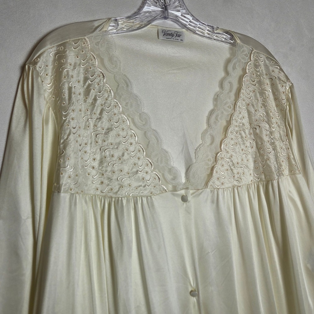 Vanity Fair Robe XL Ivory Lace Eyelet Vintage Lingerie Regency Coquette Romantic